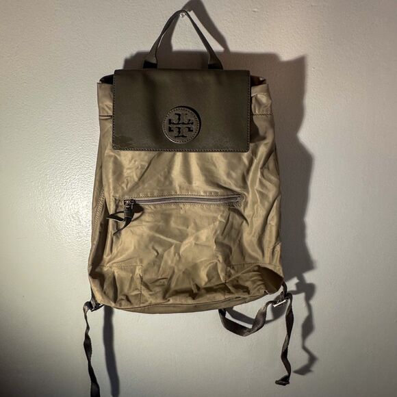 Authentic Tory Burch Ella Packable Nylon Backpack Olive Green - Picture 1 of 9